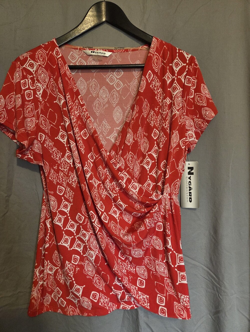 Nygard Red Geometric Surplice Short-Sleeve Blouse